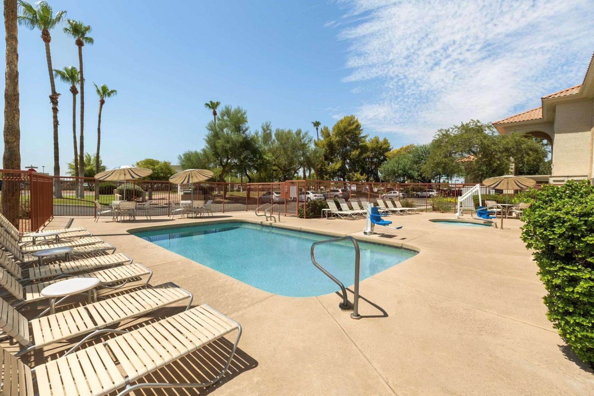 Country Inn & Suites By Radisson, Phoenix Airport, Az מראה חיצוני תמונה